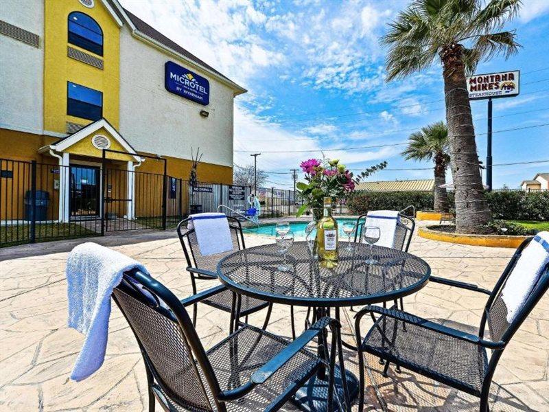 Microtel Inn & Suites By Wyndham New Braunfels I-35 Zewnętrze zdjęcie