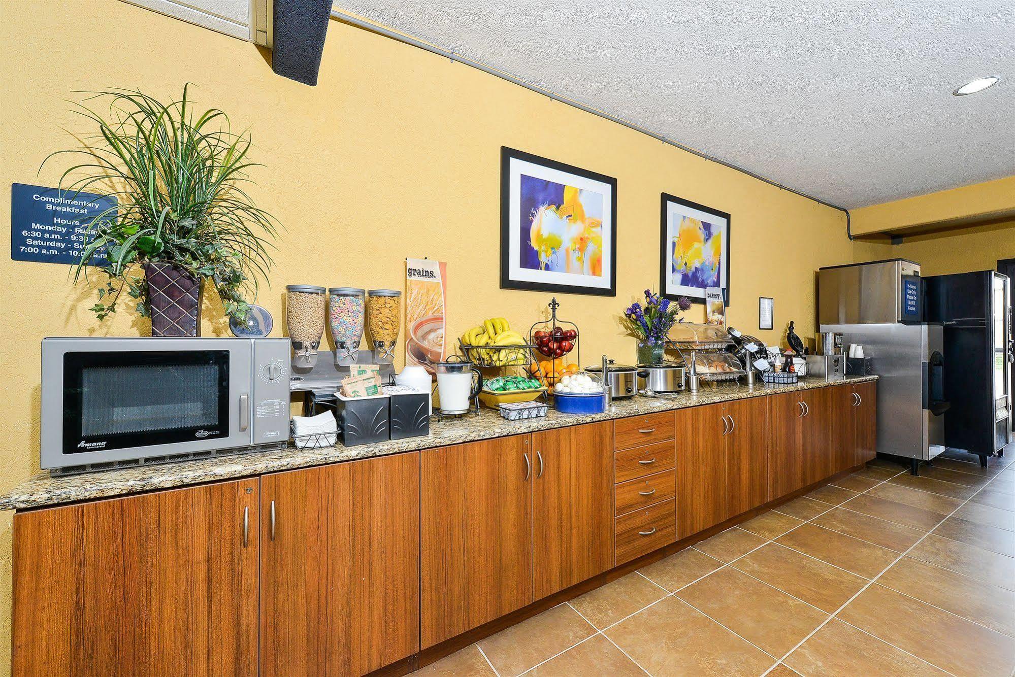 Microtel Inn & Suites By Wyndham New Braunfels I-35 Zewnętrze zdjęcie